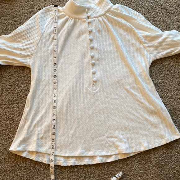 Vita Grace Palma Fine Gauge Sweater in Ivory White - Picture 15 of 15